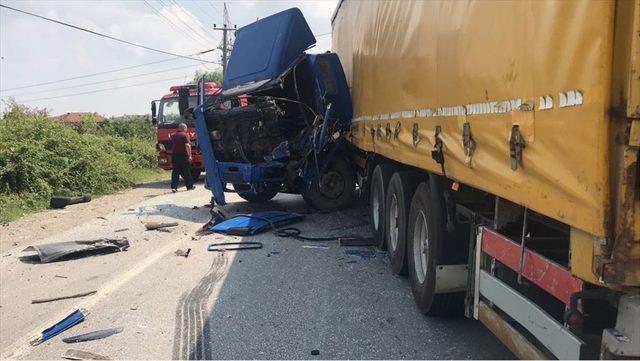 Sakarya'da trafik kazası: 1 ölü, 14 yaralı<br />
