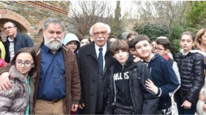 Bakan Avcı &ldquo;pamuk Bakan&rdquo; Sloganı İle Karşılandı