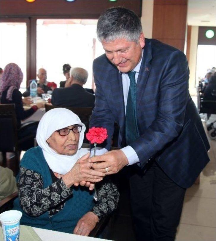 Gaün’de Yaşlılar Gönüllerince Eğlendi G4