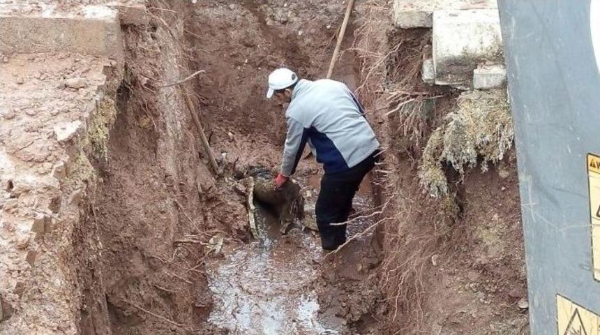 G&ouml;lbaşıda Tıkanmış Kanalizasyonlar A&ccedil;ıldı
