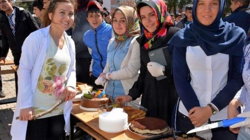 Fakir &Ouml;ğrenciler Yararına Kermes