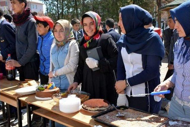 Fakir Öğrenciler Yararına Kermes