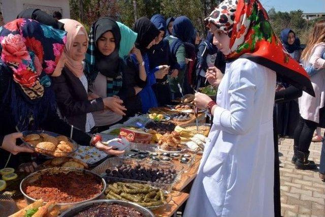 Fakir Öğrenciler Yararına Kermes