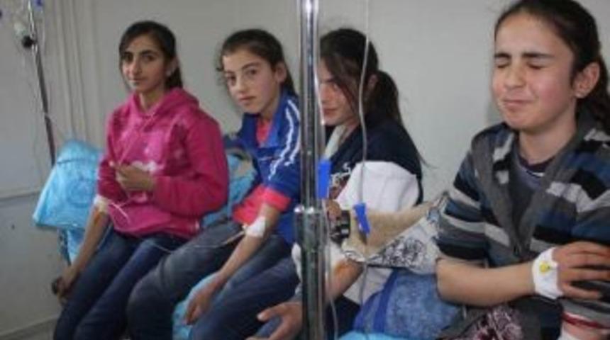 Lice&rsquo;de 33 &Ouml;ğrenci Zehirlendi