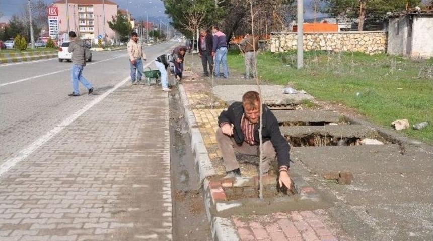 G&ouml;lbaşı&rsquo;nda Peyzaj &Ccedil;alışmaları Devam Ediyor