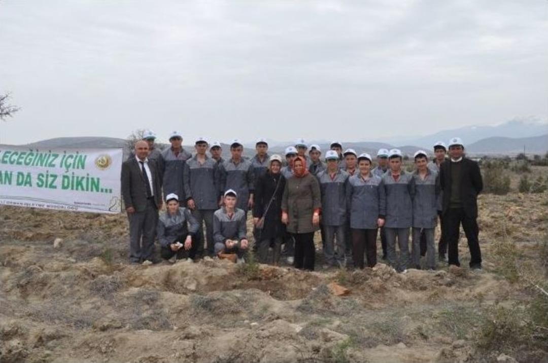 Orman Haftası Kutlamalarında Korkuteli&rsquo;nde Bin Fidan Toprakla Buluştu