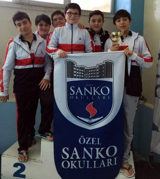 Özel Sanko Okulları Yüzme Başarısı