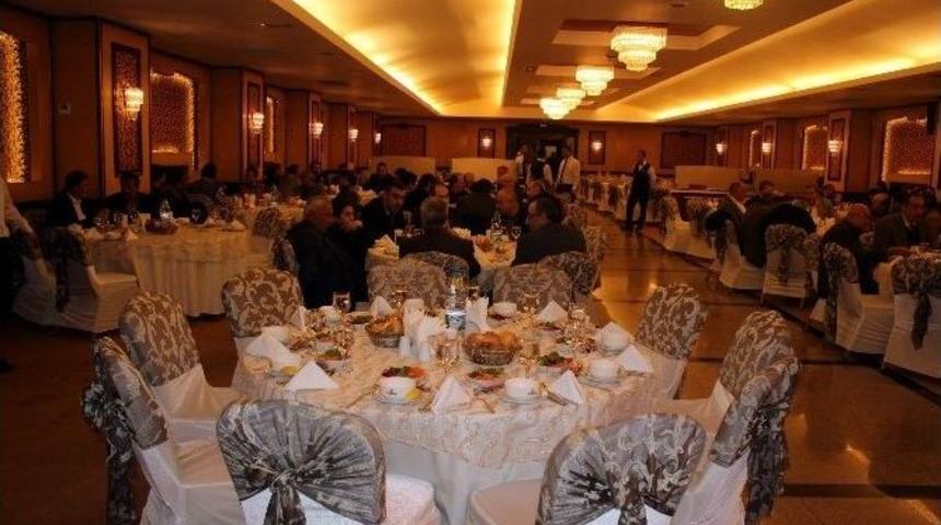 Ak Parti Milletvekili Ferhat Akmermer, Onuruna Verilen Yemeğe Katıldı