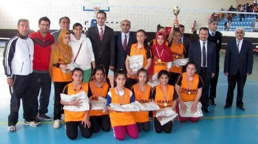 Araban&rsquo;da Atat&uuml;rk Ortaokulu Şampiyon Oldu