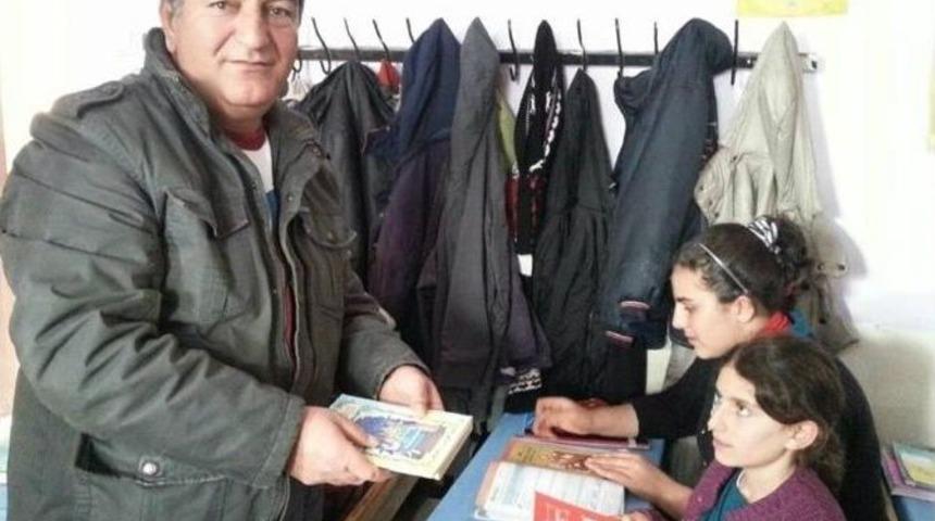 Bursa Anadolu Medya Grubu&rsquo;ndan Ağrılı &Ouml;ğrencilere Kitap Desteği