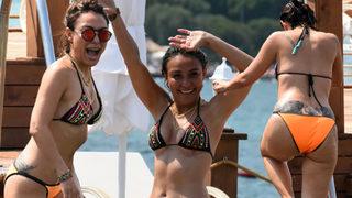 Herkes çapkınlık peşinde