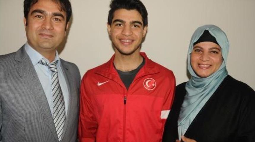 Şampiyon Taekwondocu Aile