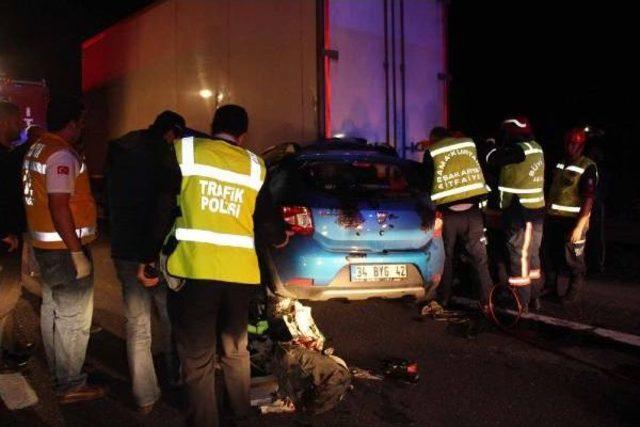 Kazaya Yardım Için Duran Kamyonun Altına Girdi: 1 Ölü, 2 Yaralı