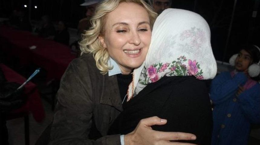 Chp Aday Adayı &Ccedil;alıkuşu, Her G&uuml;n 300 &Uuml;yeyle G&ouml;r&uuml;ş&uuml;yor