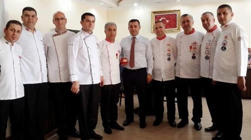 Akdeniz Profesyonel Aş&ccedil;ılar Birliği&rsquo;nden Başkan Y&uuml;cel&rsquo;e Ziyaret