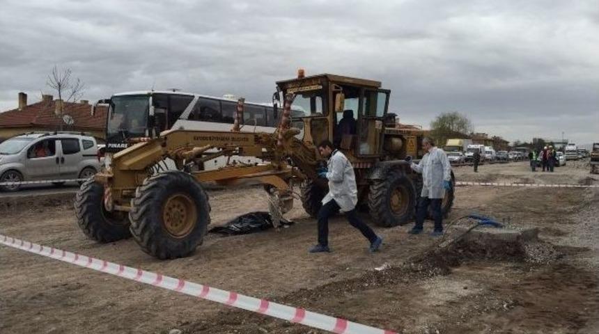 Yol Yapımında &Ccedil;alışan İş&ccedil;i Hayatını Kaybetti