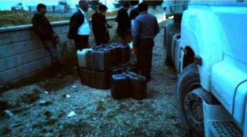 Uşak&rsquo;ta 10 Numara Madeni Yağ Satanlar Yakalandı