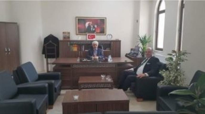 Aday Adayı Sara&ccedil; Vali Mustafa B&uuml;y&uuml;k Kız İmam Hatip Lisesi M&uuml;d&uuml;r&uuml;n&uuml; Ziyaret Etti