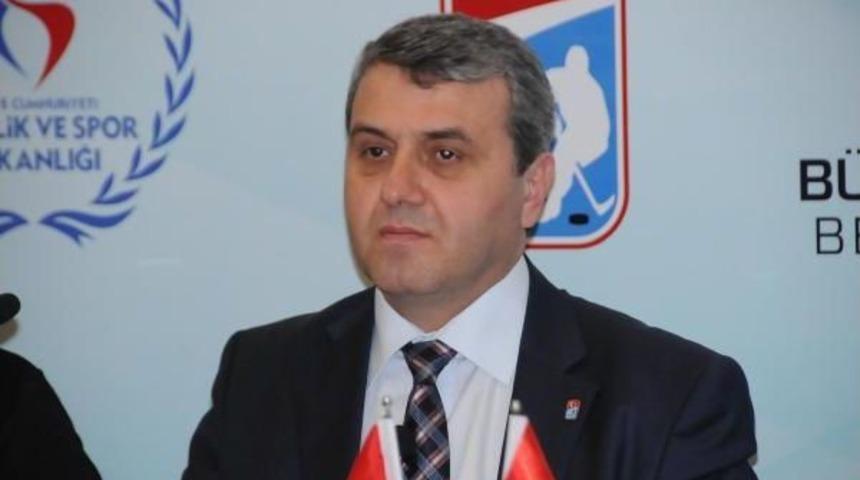 İzmir'de Buz Hokeyi Heyecanı