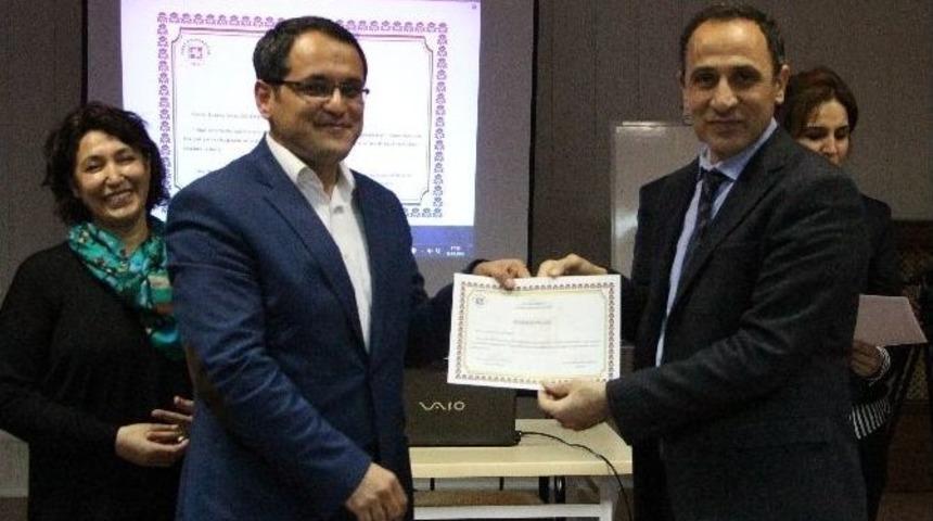 E-mod&uuml;l Uygulamalarına Katılan Y&ouml;netici Ve &Ouml;ğretmenlere Sertifika Verildi