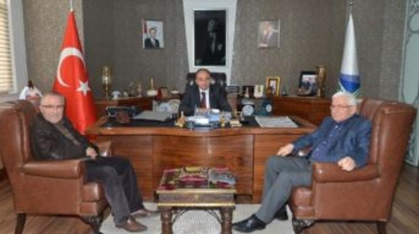 Başkan &Uuml;z&uuml;lmez&rsquo;e, Eski Milletvekili Artvinli&rsquo;den Nezaket Ziyareti