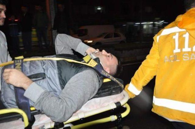 Ehliyetsiz Alkollü Taksi Sürücüsü Otomobile Çarptı: 2 Yaralı