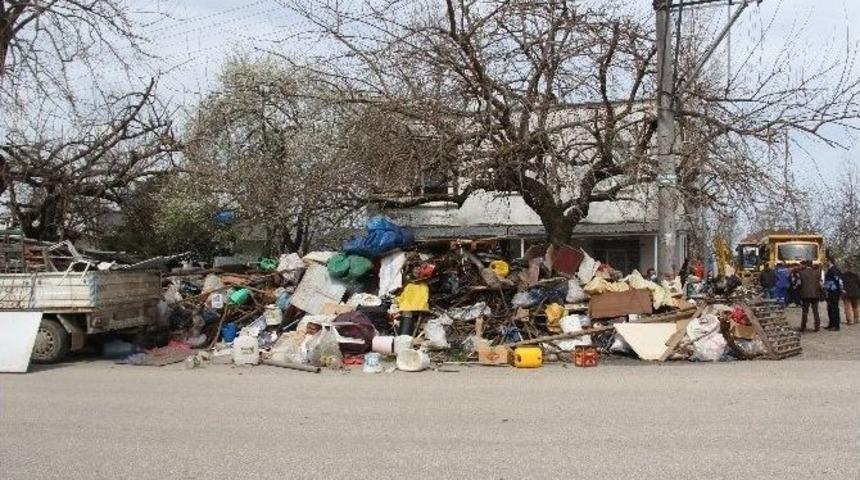 &Ccedil;&ouml;p Evden 27 Kamyon &Ccedil;&ouml;p &Ccedil;ıktı