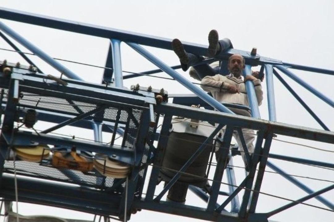 Akhisar&rsquo;da Stadyum İnşaatında İntihar Girişimi Yaşandı