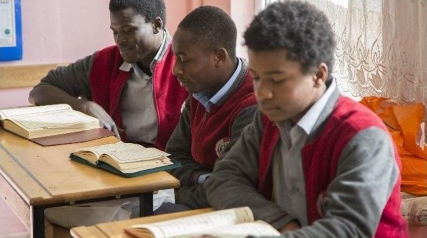 Uluslararası İmam Hatip Lisesi &Ouml;ğrenci Programı Başvuruları Başladı