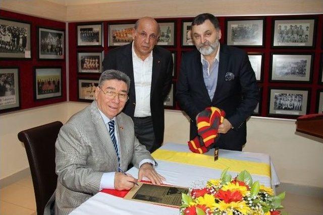 Göztepe’den Nevzat Güzelırmak’a Jest