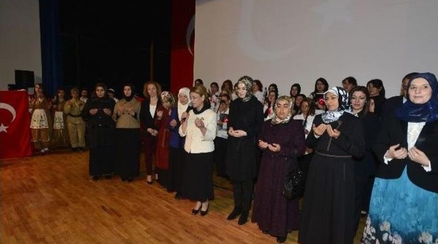 Hanımlar Lokali &Uuml;yeleri, &Ccedil;anakkale Zaferi&rsquo;ni Kutladı