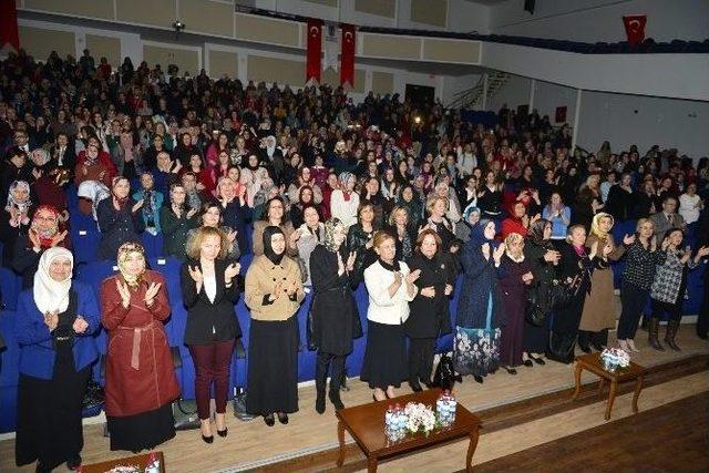 Hanımlar Lokali Üyeleri, Çanakkale Zaferi’ni Kutladı