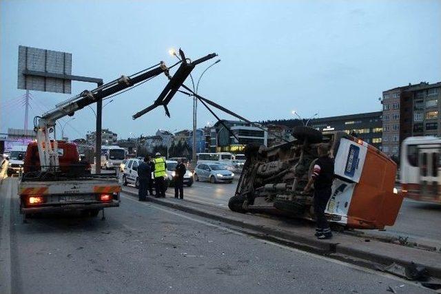 Kocaeli’de Trafik Kazası: 2 Yaralı