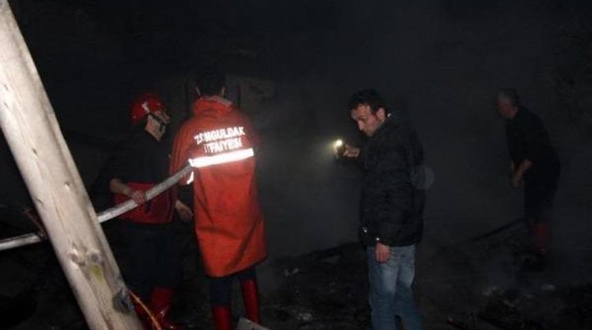 Balık&ccedil;ı Barakalarında Yangın Paniği