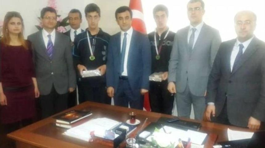 Engelli B&ouml;lge Atletizm Birincisi Ve &Uuml;&ccedil;&uuml;nc&uuml;s&uuml;nden Yavuzer&rsquo;e Ziyaret