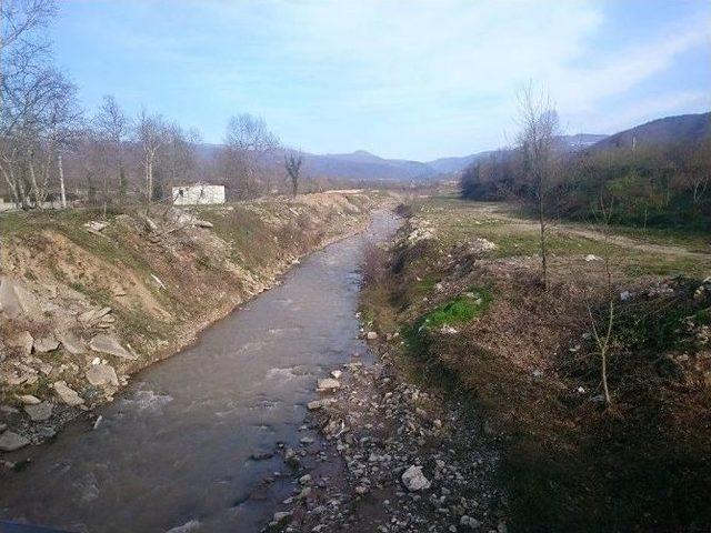 Kaynaşlı Belediye Başkanı Bayraktar Dur Durak Bilmiyor