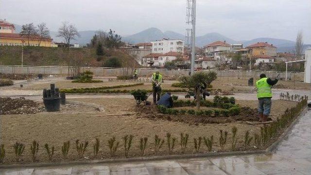 Soma’nın Yeni Otogarında Çevre Düzenlemesi Yapılıyor