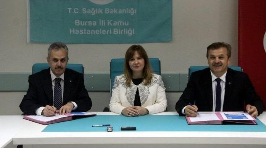 &Ouml;ğrenciler Hastanelerde G&ouml;rev Yapıp, Hastalara Yardımcı Olacak