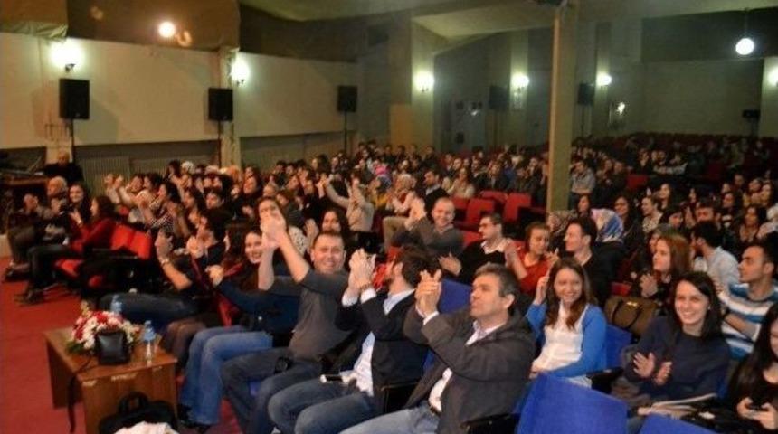 &Ccedil;om&uuml;&rsquo;l&uuml; &Ouml;ğrencilerden Yardım Gecesi