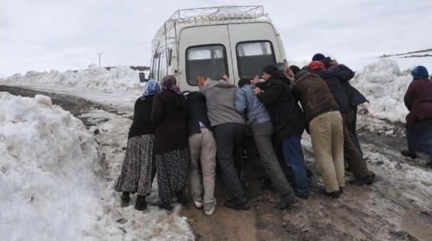 Yolu Yapılmayan K&ouml;yl&uuml;ler Sandığa Gitmeyecek