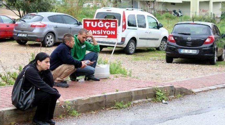 Pansiyon Odasında Alkol Komasından &Ouml;ld&uuml;