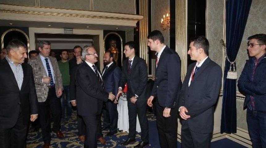 Bursa Valisi, İş Adamları Ve Gen&ccedil;lerle Buluştu
