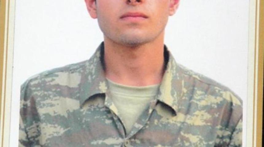 Terhisine 4 Ay Kala Vefat Eden Asker Toprağa Verildi