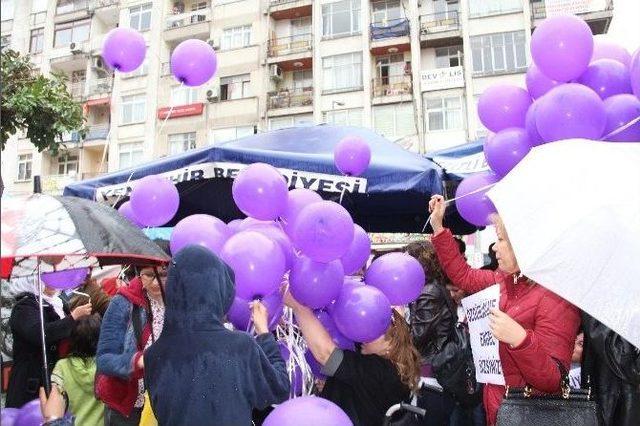 Mersin’deki Engelli Kadınlar, Ayrımcılığa Karşı Mor Balon Uçurdu