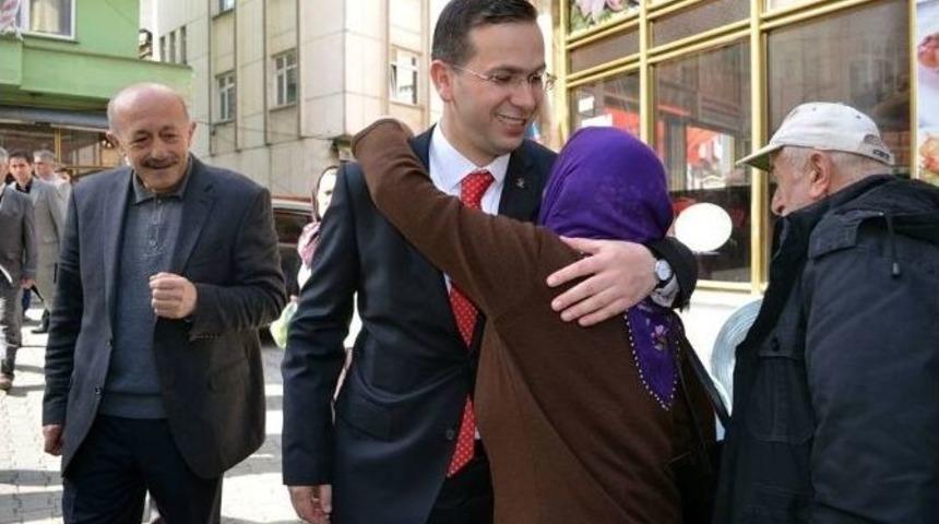 Salih Cora Trabzon&rsquo;un Kendisine Hizmet Edene Oy Vereceğinden Emin