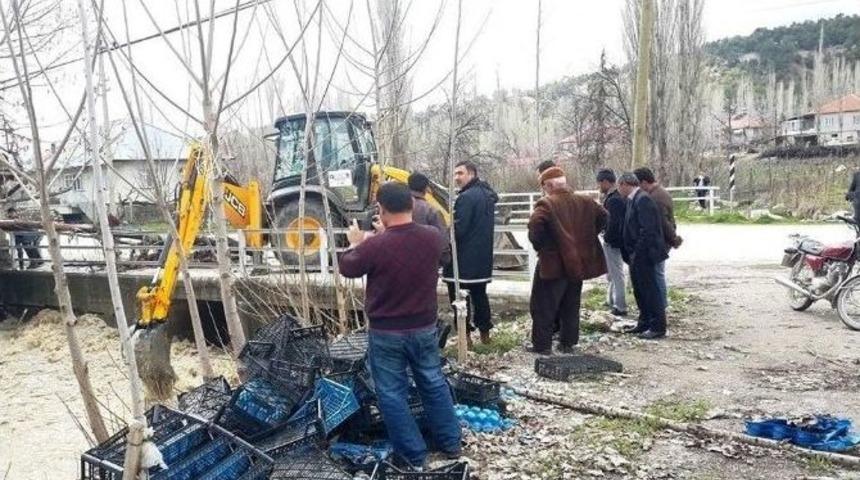 Dsi 13. B&ouml;lge M&uuml;d&uuml;r&uuml; &Ouml;zg&uuml;r, Korkuteli&rsquo;nde İncelemelerde Bulundu