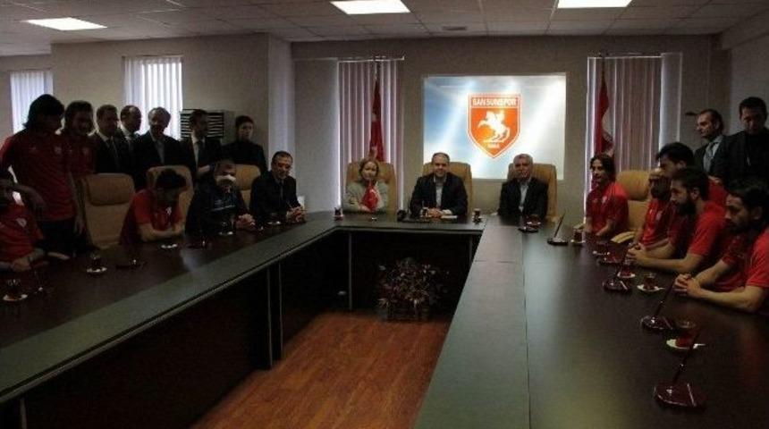 Bakan Kılı&ccedil;, Milli Takım&rsquo;a Başarılar Diledi