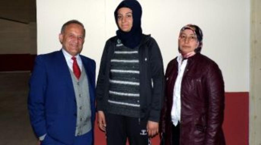 &Ouml;zet&rsquo;ten Şampiyon Sporcuya Destek