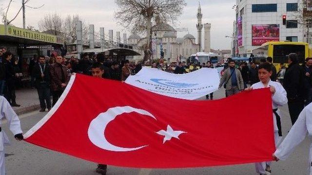 Anadolu Gençlik Derneği ’çanakkale Ümmet Yürüyüşü’ Düzenledi