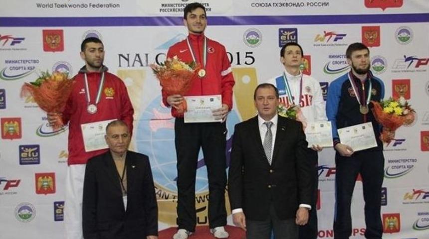 Avrupa Taekwondo Şampiyonası&rsquo;nda &Uuml;&ccedil;&uuml;nc&uuml; Altın Madalya
